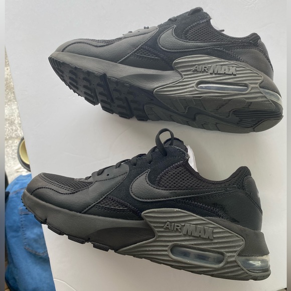 Nike Air Max Excee Black Anthracite Women’s 8 Retro Style Sneakers CD4165-003 - Picture 6 of 10